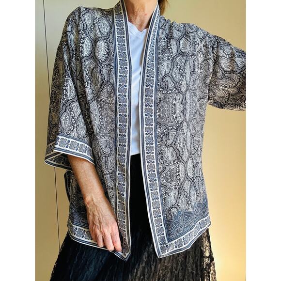 Max Studio Printed short Kimono Jacket Size Small boho Hippie Loungewear - Picture 1 of 9